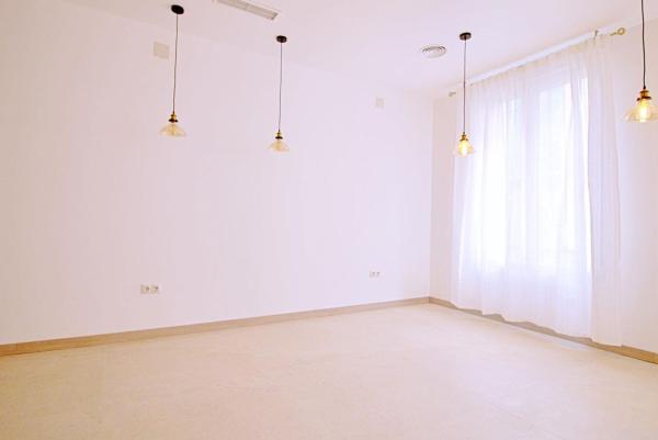 Venta de piso en Barrio Reina Victoria-Miguel Hernández, Elche / Elx
thumbnail 2