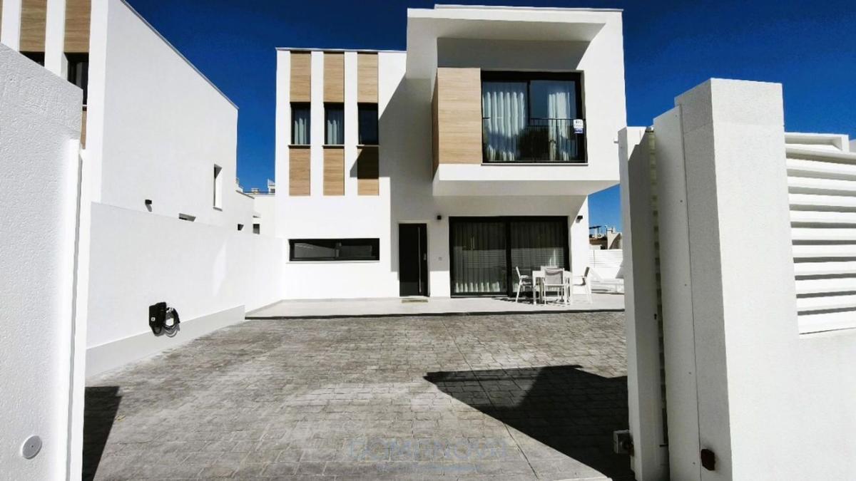 Sale of independent chalet in Camino Assagador de Cabanes, Denia
 photo 4