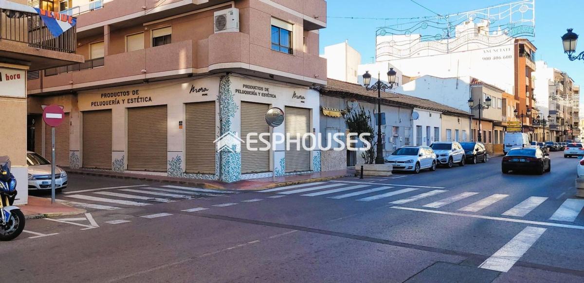 Propiedades en venta y alquiler en España photo 1