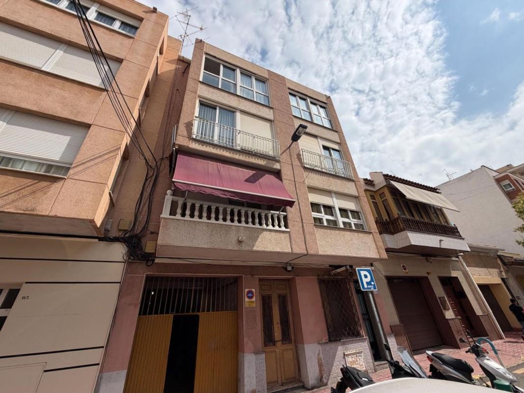 Propiedades en venta y alquiler en España photo 1