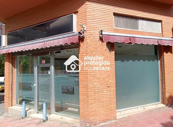 Local en Barrio Altozano photo 1