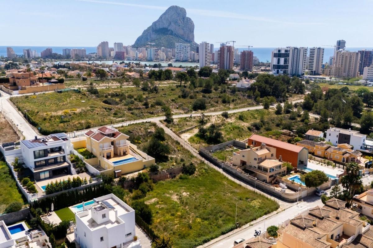 Terreno en venta en Calpe, Alicante photo 1