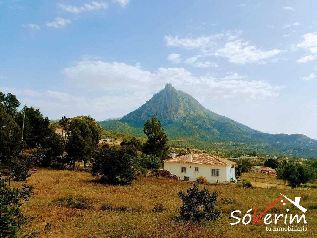 Terreno en venta en Finestrat, Alicante photo 1
