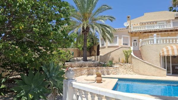 Casa o chalet independiente en Avenida del Baladrar, Cala Advocat - Baladrar, Benissa thumbnail 1