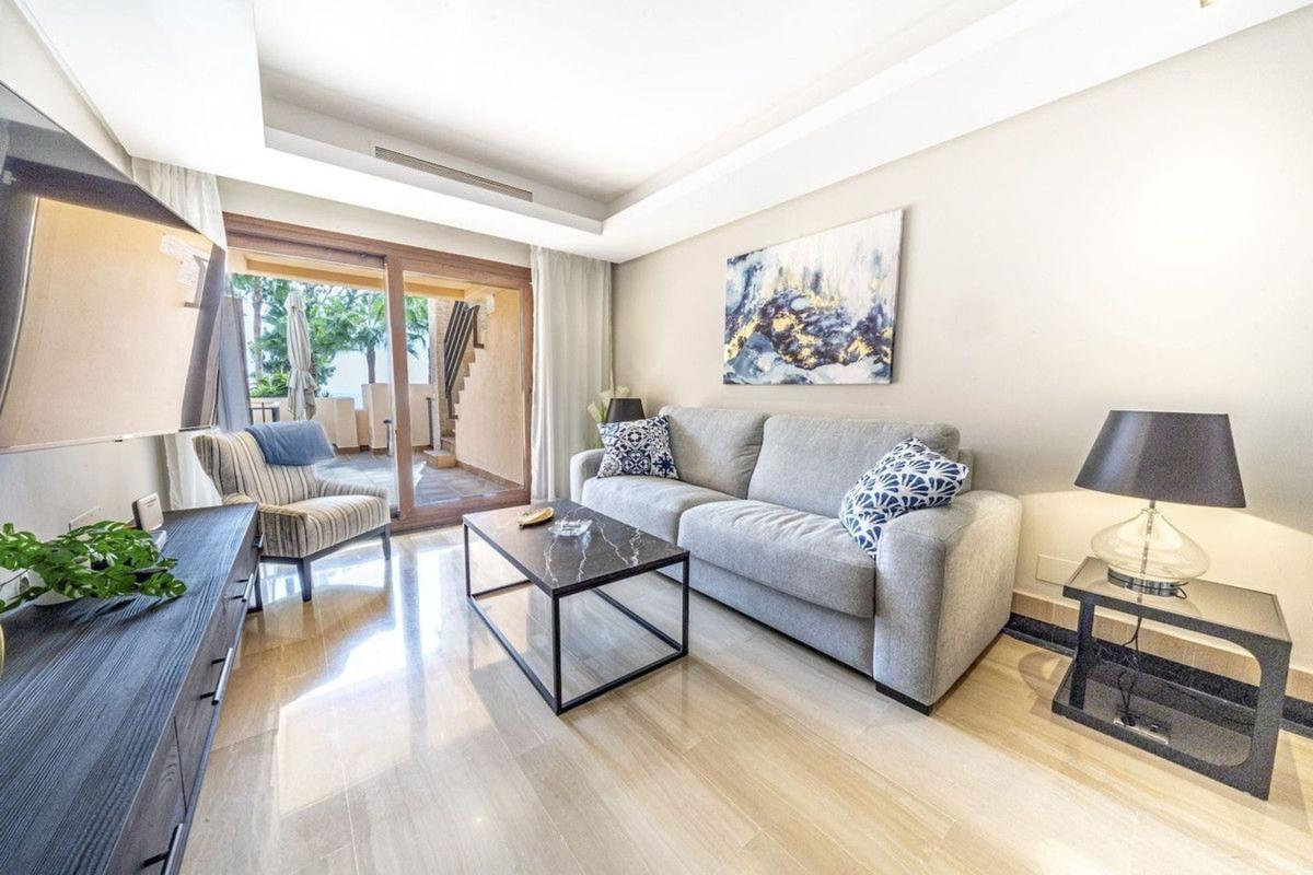 Sale of apartment in Piso en Parque Central, Estepona, Estepona
 photo 2