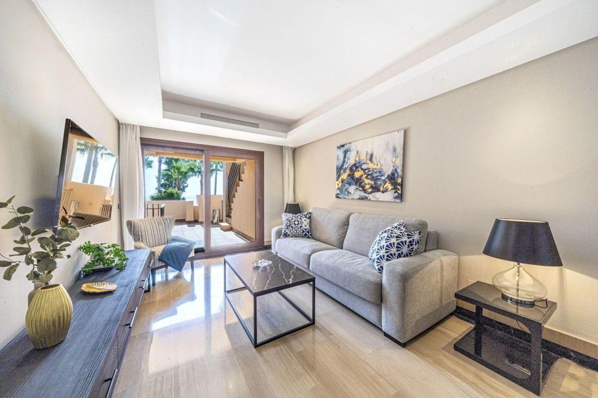 Sale of apartment in Piso en Parque Central, Estepona, Estepona
 photo 4