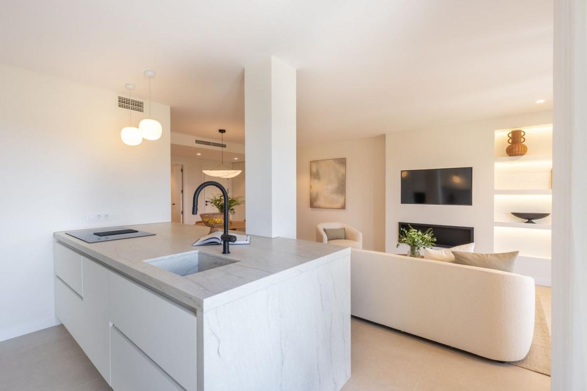 Penthouse sale in Ático en Urbanizacion Torre Esteril, 67 p, Los Arqueros-Puerto del Almendro, Benahavís, Benahavís photo 5