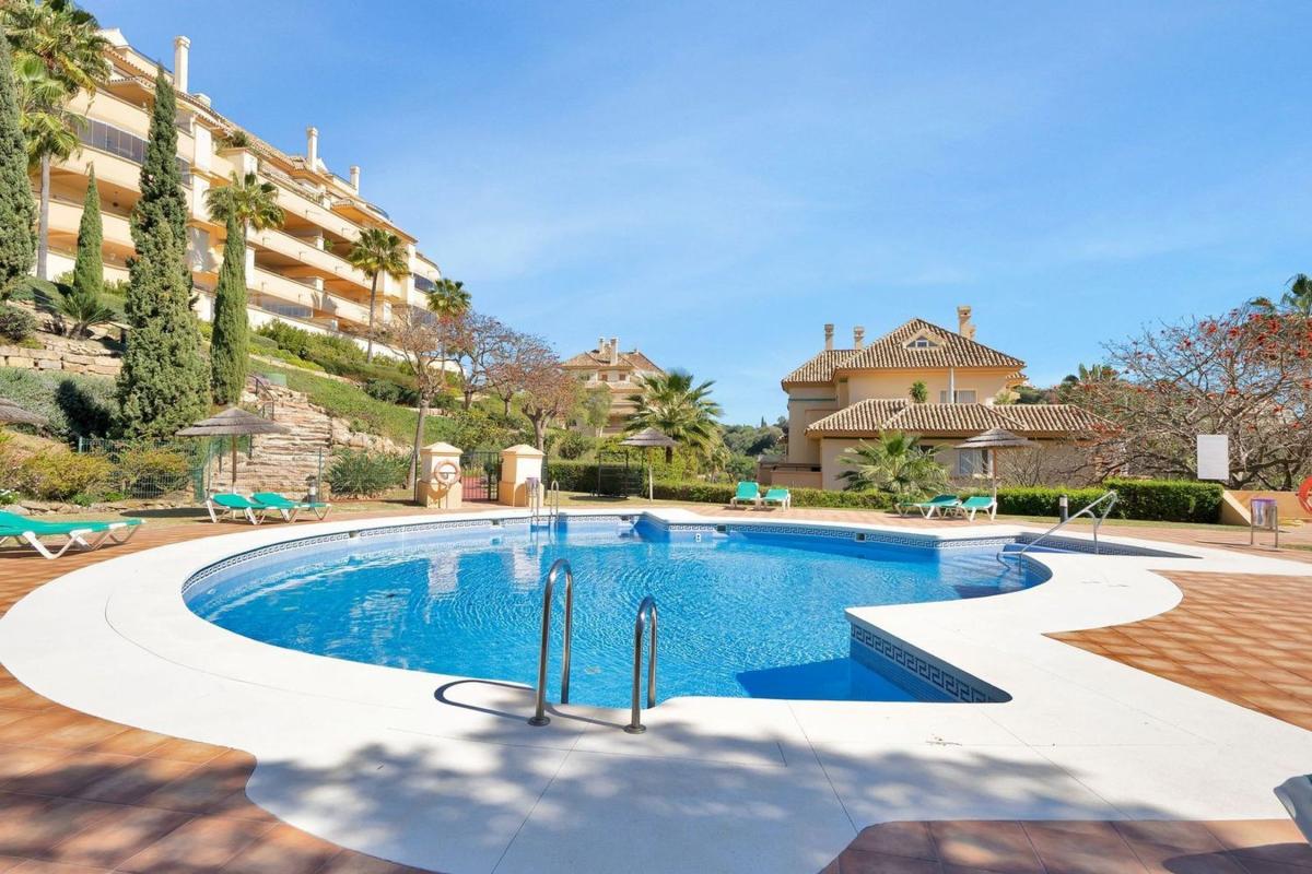 Sprzedaż mieszkania w Piso en Avenida de las Cumbres, Green Hills - Las Cumbres de Elviria, Marbella, Marbella
photo 2