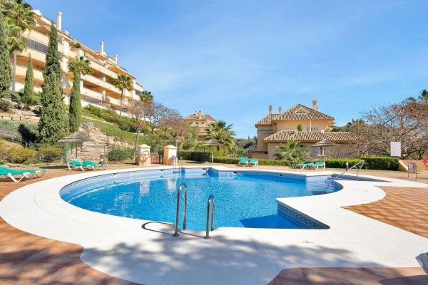 Sale of flat in Piso en Avenida de las Cumbres, Green Hills - Las Cumbres de Elviria, Marbella, Marbella
thumbnail 1