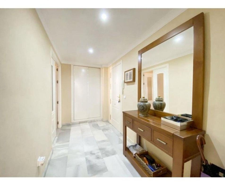 Venta de piso en Piso en San Pedro Pueblo, Marbella, Marbella
photo 5