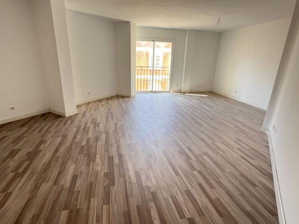 Venta de piso en Piso en Calle Enrique Scholtz, Perchel norte, Málaga, Málaga
 photo 1