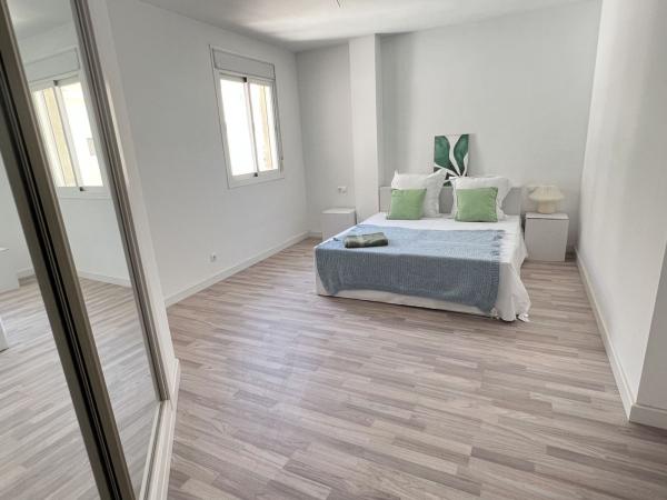 Venta de piso en Piso en Calle Enrique Scholtz, Perchel norte, Málaga, Málaga
 photo 2