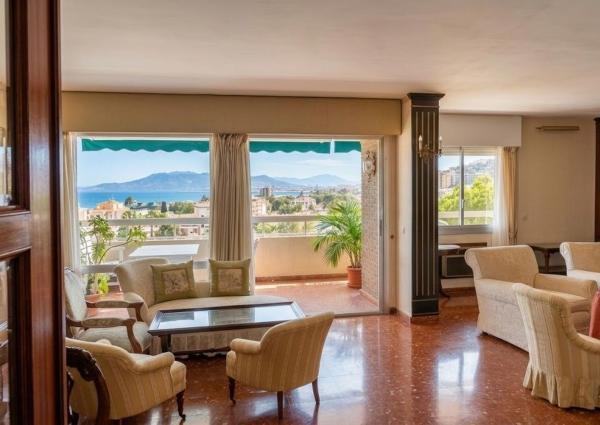 Venta de piso en Piso en Calle Antonio Trueba, 14, El Palo, Málaga, Málaga
photo 1