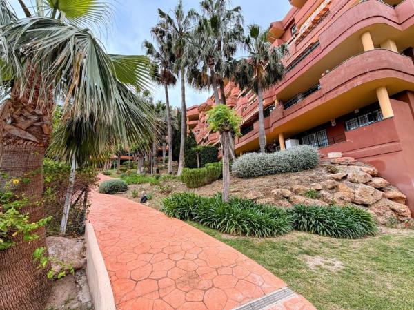Venta de piso en Piso en Avenida Manuel Mena Palma, Cortijo Torrequebrada, Benalmádena, Benalmádena
photo 1