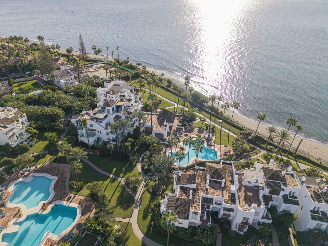 Продажа квартиры на Piso en Urbanization Alcazaba Beach Houses, Punta Plata, Estepona, Эстепона
 photo 3