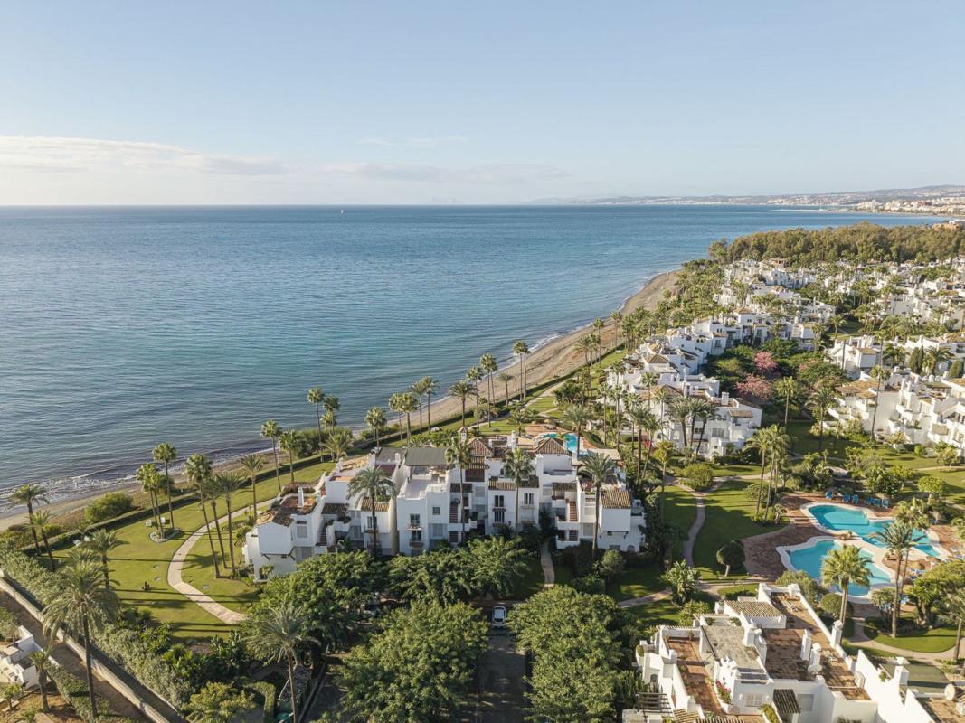 Продажа квартиры на Piso en Urbanization Alcazaba Beach Houses, Punta Plata, Estepona, Эстепона
 photo 4