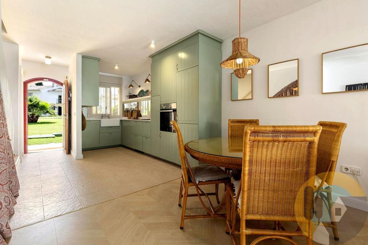 Sprzedaż szeregowego domku w Chalet adosado en Enrique Granados-ur Elvir, Hacienda Elviria, Marbella , Marbella photo 4