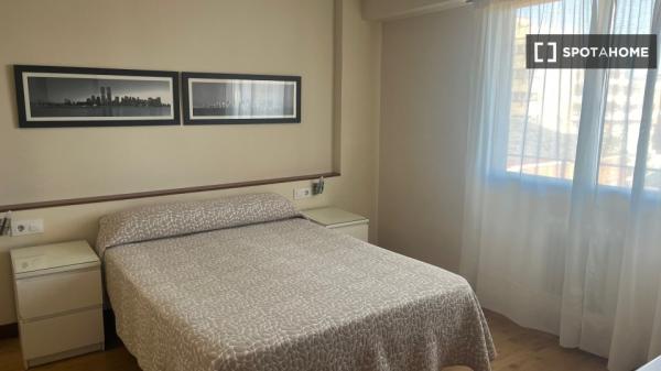 Apartment for rent in  Avenida de Alberto Alcocer , Madrid photo 4
