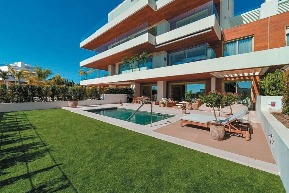 Venta de piso en Piso en Urbanización Lomas de Río Verde, 3, Las Lomas de Río Verde, Marbella, Marbella
photo 1