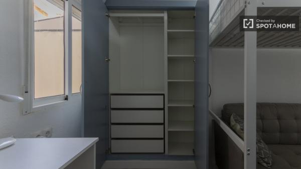 Habitación en alquiler en Mont-Olivet, Valencia. photo 1