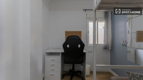 Habitación en alquiler en Mont-Olivet, Valencia. photo 2