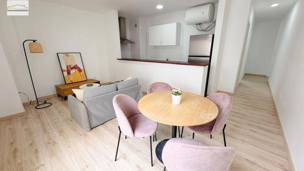 Venta de piso en Piso en Victoria Eugenia, Málaga, Málaga
 photo 2