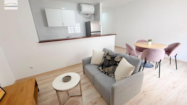 Venta de piso en Piso en Victoria Eugenia, Málaga, Málaga
 photo 3