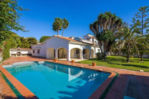 Casa o chalet independiente en Costabella, Marbella photo 1