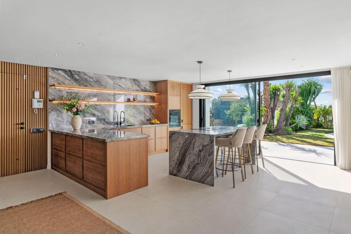 Продажа отдельного шале в Casa o chalet en Las Brisas, Marbella, Марбелла photo 3