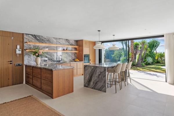 Independent chalet for sale in Casa o chalet en Las Brisas, Marbella, Marbella
 photo 3