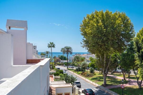 Chalet independiente en venta en Casa o chalet en La Carolina-Guadalpín, Marbella, Marbella
photo 1