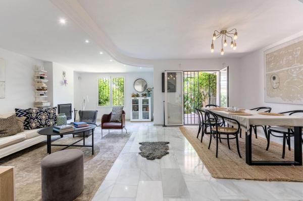 Chalet independiente en venta en Casa o chalet en La Carolina-Guadalpín, Marbella, Marbella
photo 1