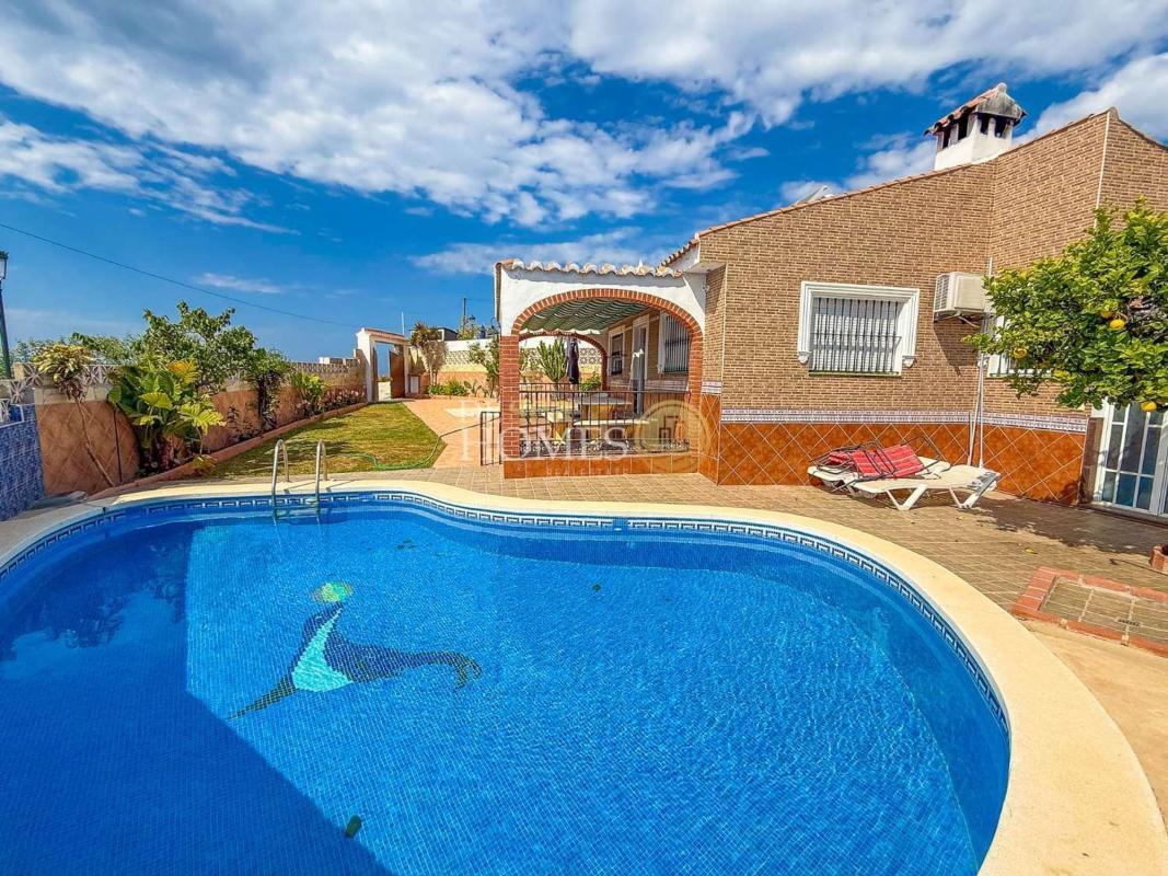 Properties for sale and rent in Spain photo 2