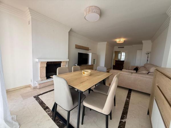 Venta de piso en Piso en Avenida de la Alcudia, Rio Real, Marbella, Marbella
 photo 4