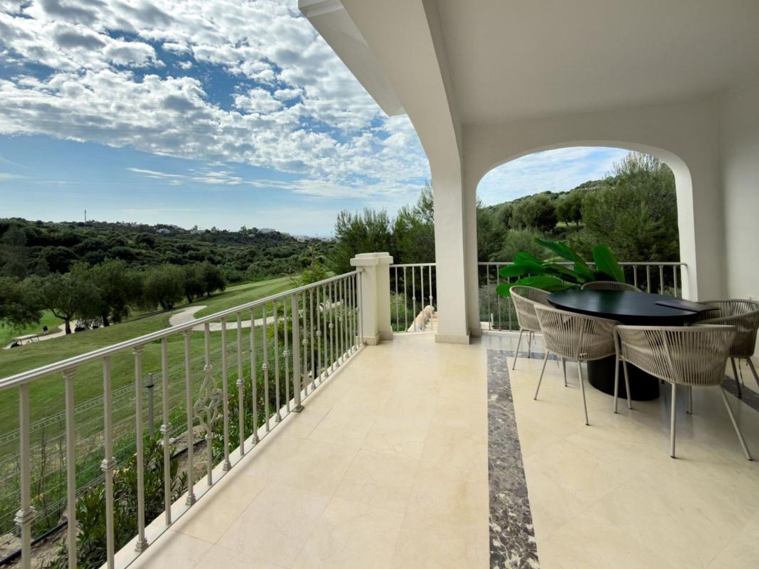 Venta de chalet adosado en  Chalet adosado en Calle Nicaragua, Valle Romano Golf, Estepona , Estepona photo 2
