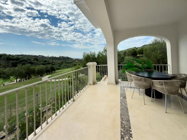 Chalet adosado en Calle Nicaragua, Valle Romano Golf, Estepona thumbnail 1