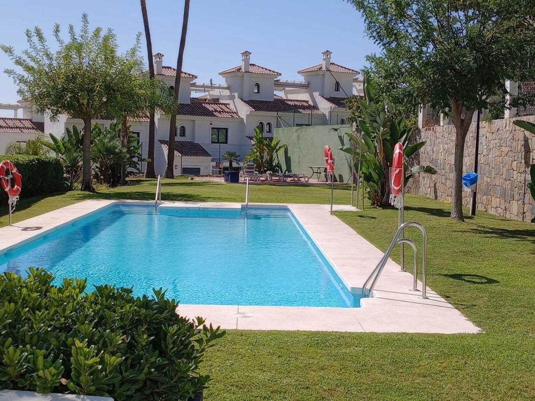 Sale of townhouse in Chalet adosado en Paraiso-Barronal, Estepona , Estepona photo 2