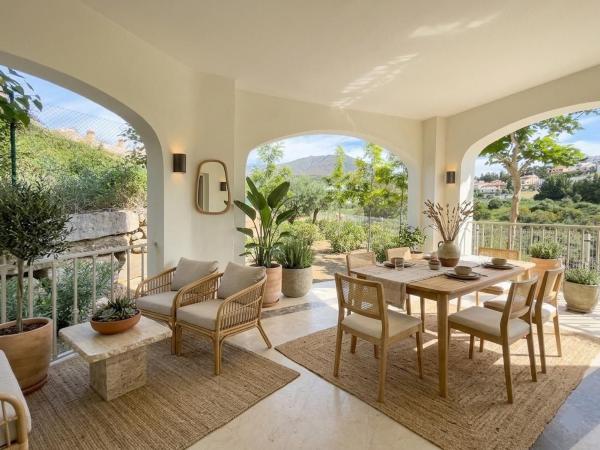 Chalet adosado en Calle Nicaragua, Valle Romano Golf, Estepona photo 1