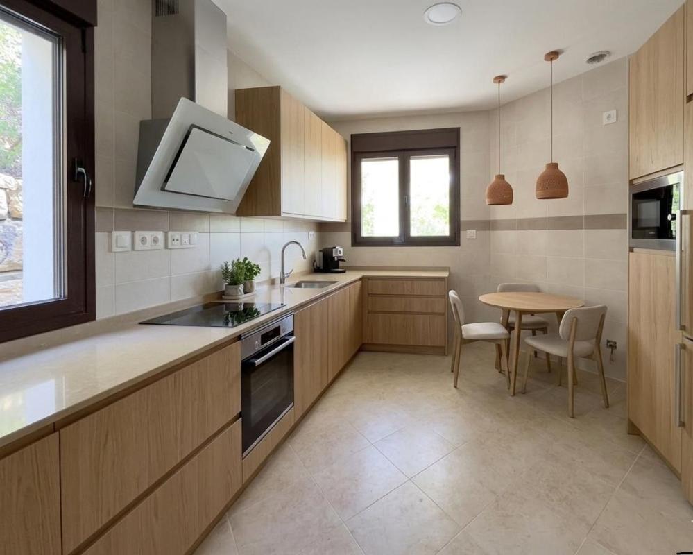 Продажа таунхауса в  Chalet adosado en Calle Nicaragua, Valle Romano Golf, Estepona , Эстепона photo 5
