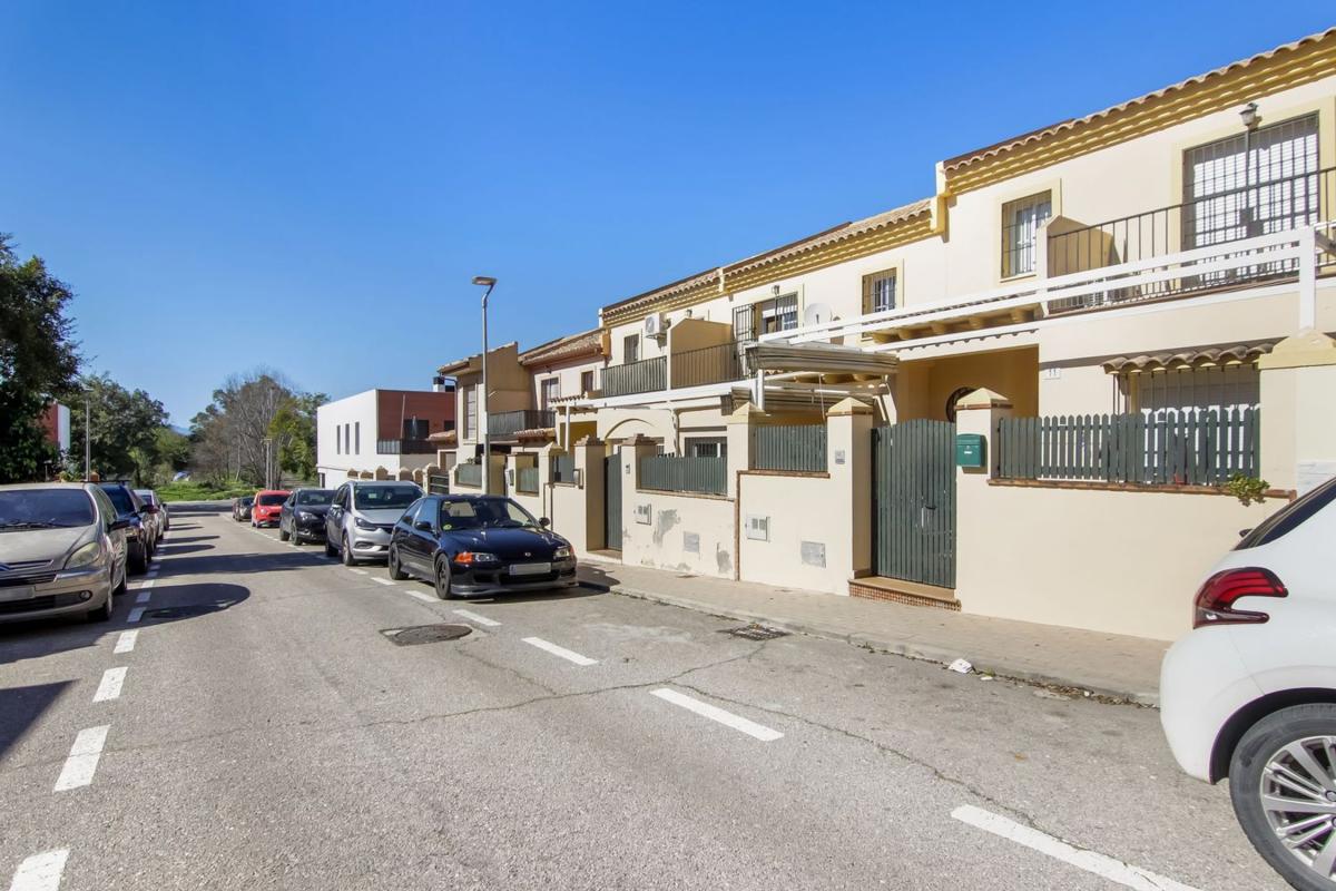 Sale of townhouse in Chalet adosado en CL Flor De Loto, Campanillas, Málaga , Málaga photo 1