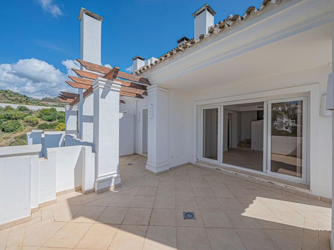 Продажа дуплекса на Dúplex en Calle Aries, Los Naranjos, Marbella, Марбелла photo 5