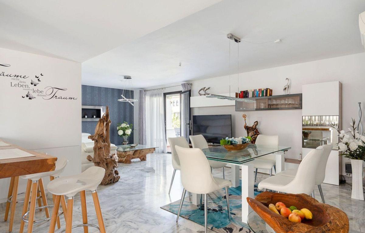 Sale of townhouse in Chalet adosado en Villacana - Costalita - Saladillo, Estepona , Estepona photo 2