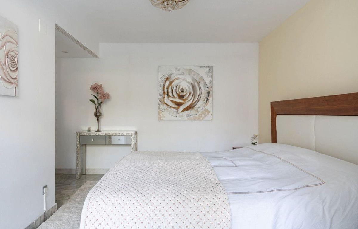 Sale of townhouse in Chalet adosado en Villacana - Costalita - Saladillo, Estepona , Estepona photo 4