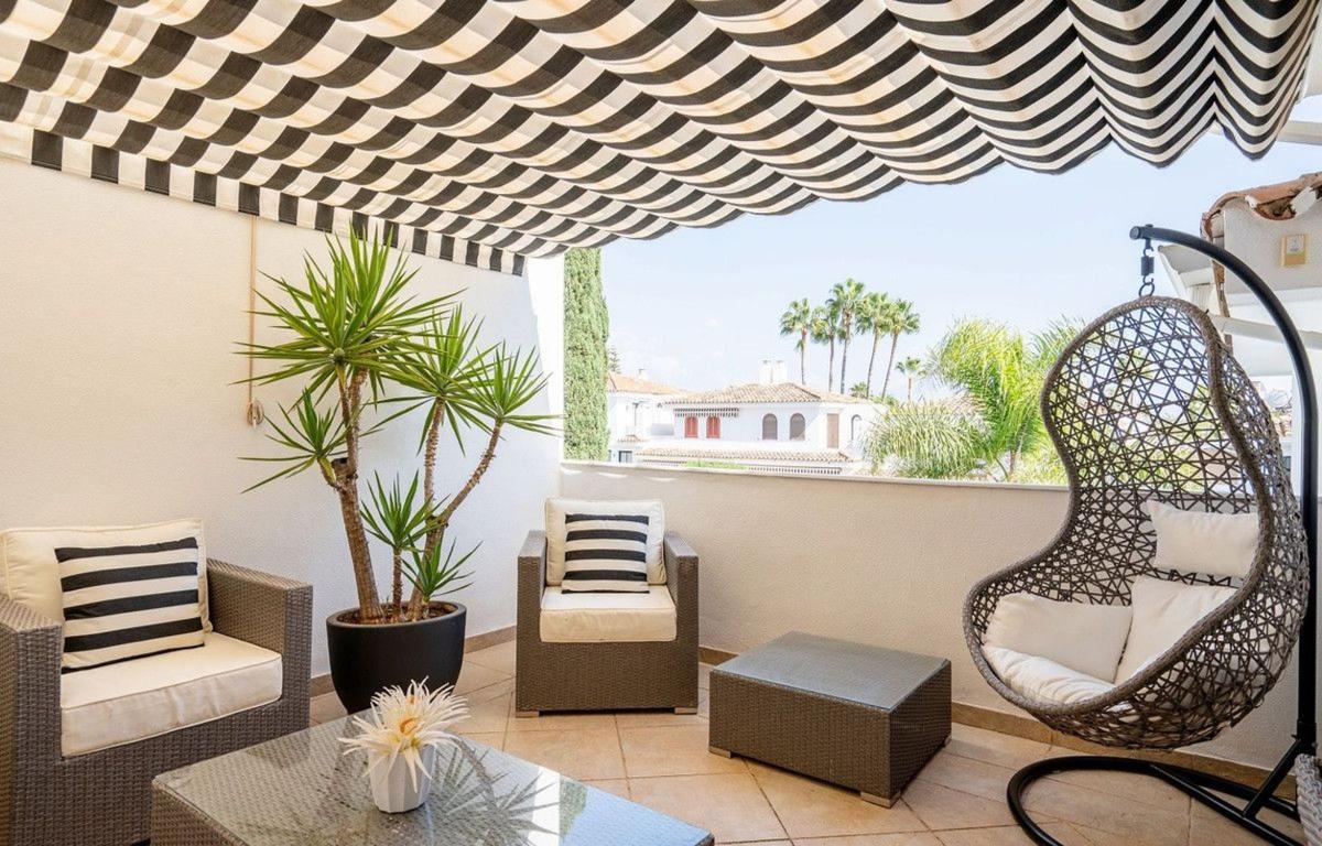 Sale of townhouse in Chalet adosado en Villacana - Costalita - Saladillo, Estepona , Estepona photo 5