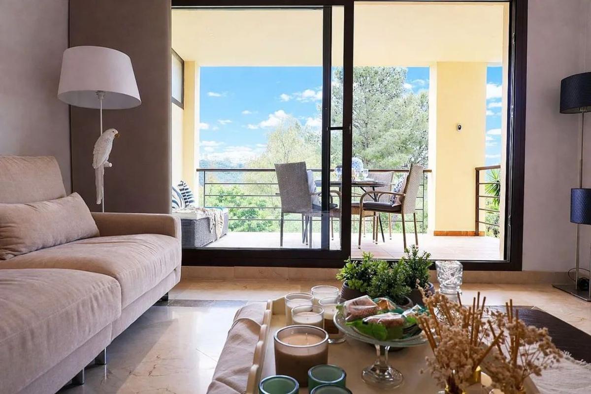 Продажа квартиры на Piso en Los Pinos, 3, Los Arqueros-Puerto del Almendro, Benahavís, Бенахавис
photo 2