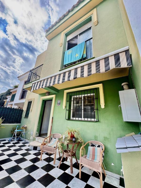 Продажа таунхауса в Chalet adosado en Los Boliches, Fuengirola , Фуэнхирола photo 1