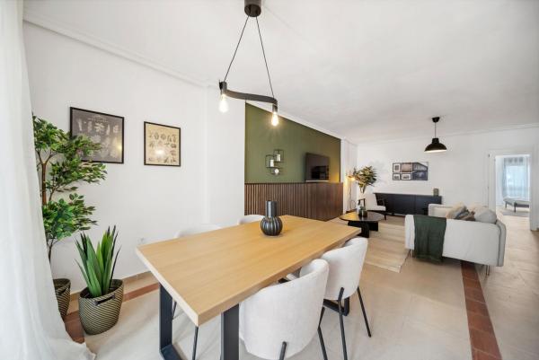 Sale of flat in Piso en Casco Antiguo, Marbella, Marbella
thumbnail 1
