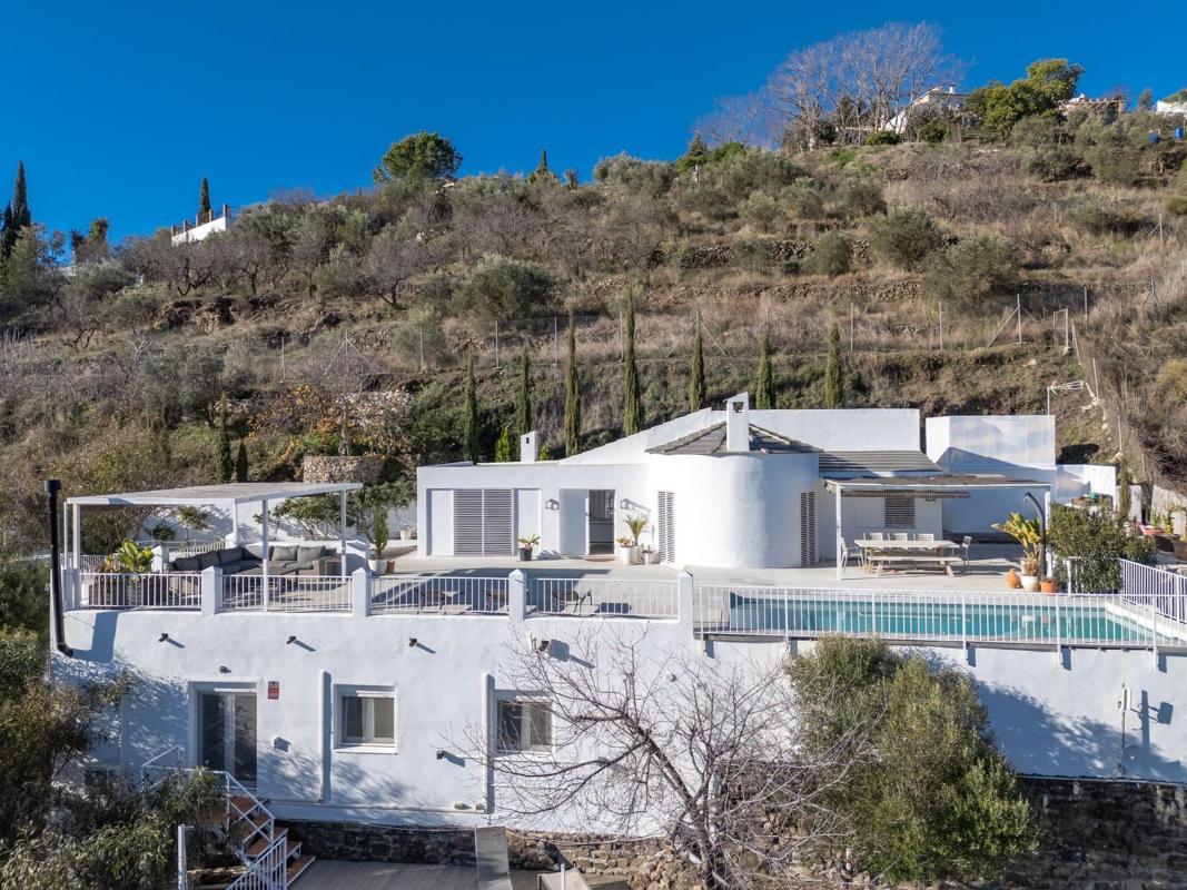 Properties for sale and rent in Spain photo 4