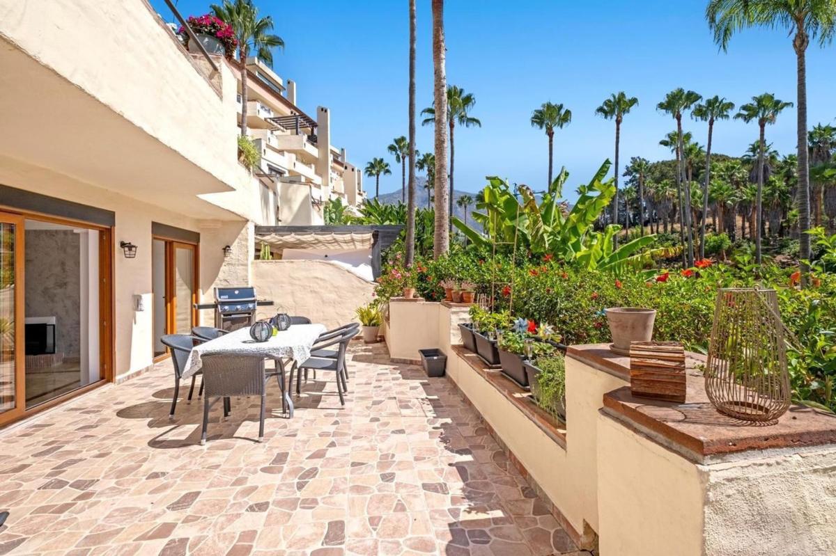 Sprzedaż mieszkania w Piso en Calle Sierra Bermeja, 100, Lomas de Marbella Club, Marbella, Marbella
 photo 2