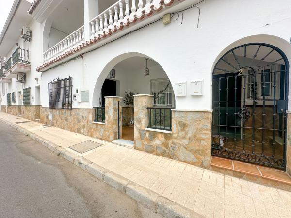 Chalet adosado en Calle Calamón, El Cuartón - Heliomar, Málaga photo 1